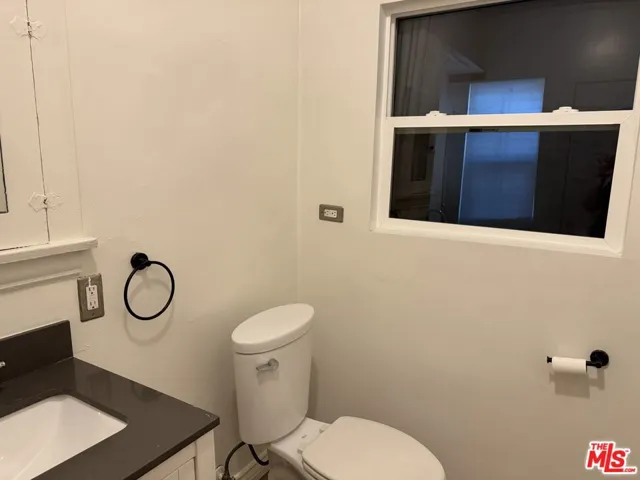 2122 6th Avenue, Los Angeles, California 90018