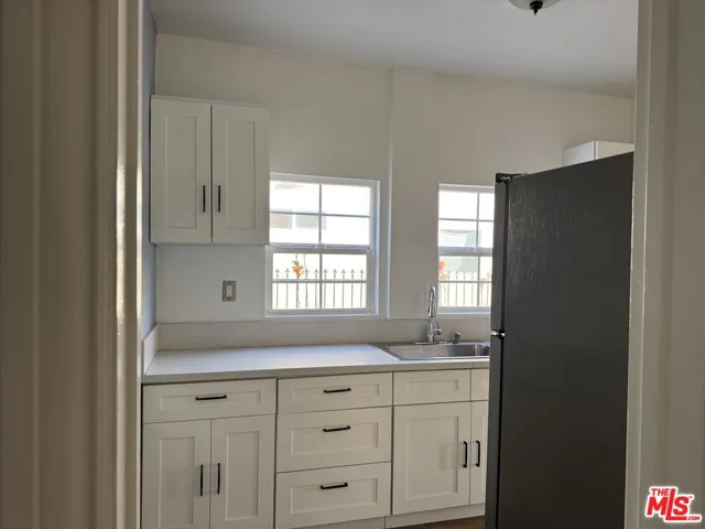 2122 6th Avenue, Los Angeles, California 90018