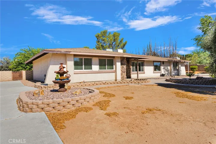 20135 Eyota Road, Apple Valley, California 92308