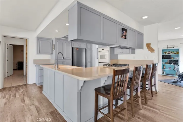 20135 Eyota Road, Apple Valley, California 92308