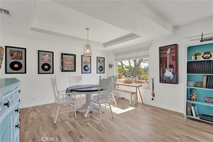 20135 Eyota Road, Apple Valley, California 92308