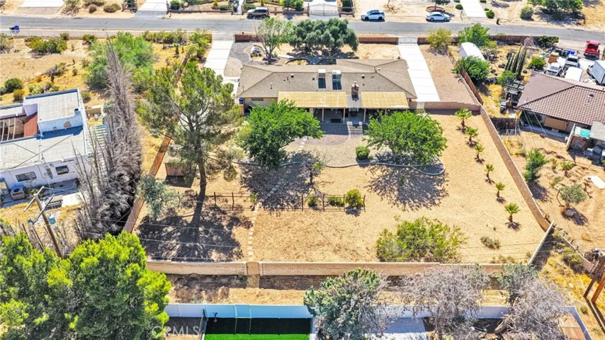 20135 Eyota Road, Apple Valley, California 92308