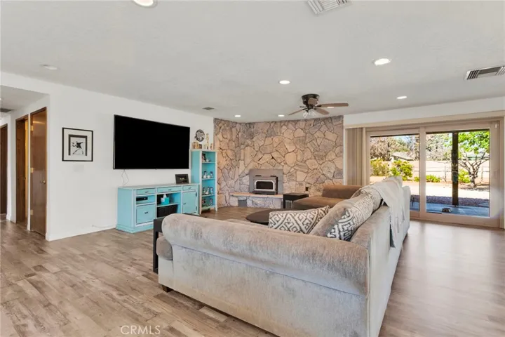 20135 Eyota Road, Apple Valley, California 92308