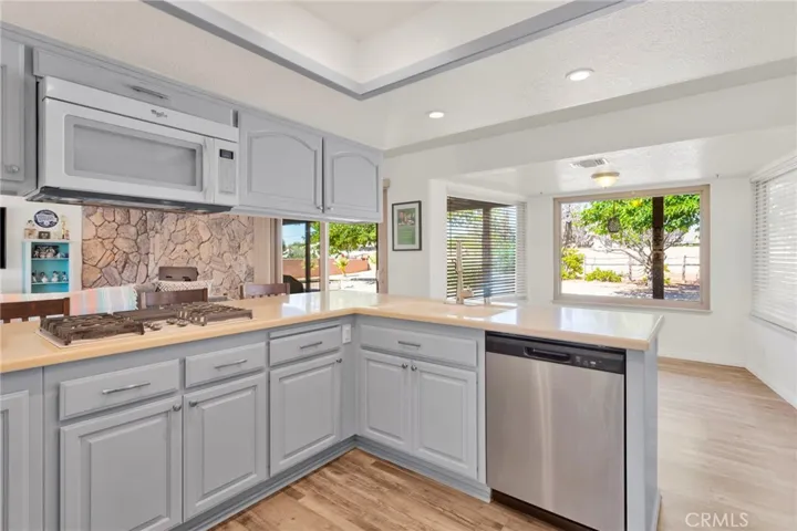 20135 Eyota Road, Apple Valley, California 92308