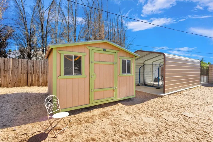 20135 Eyota Road, Apple Valley, California 92308