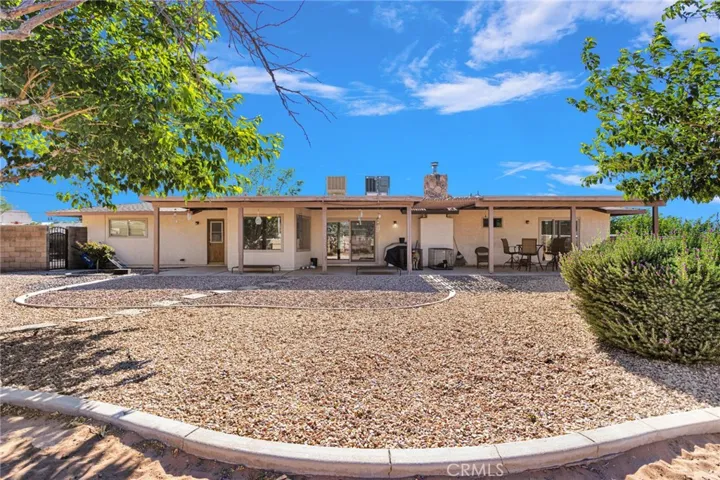 20135 Eyota Road, Apple Valley, California 92308