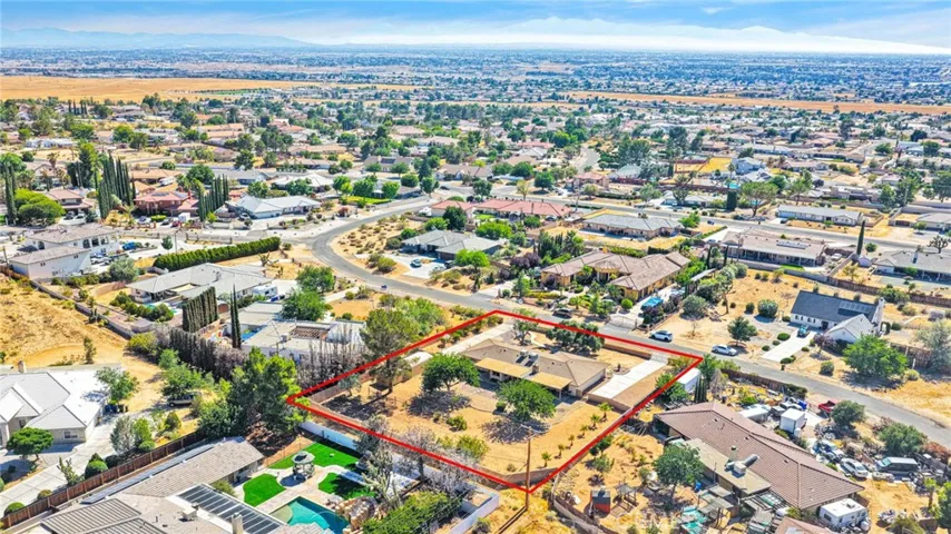 20135 Eyota Road, Apple Valley, California 92308