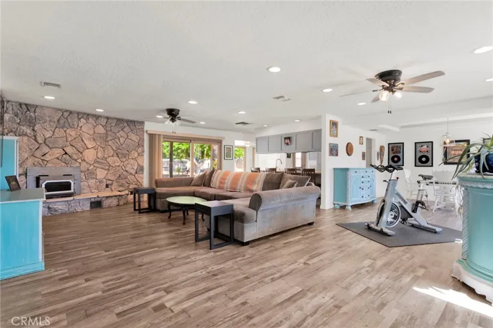 20135 Eyota Road, Apple Valley, California 92308