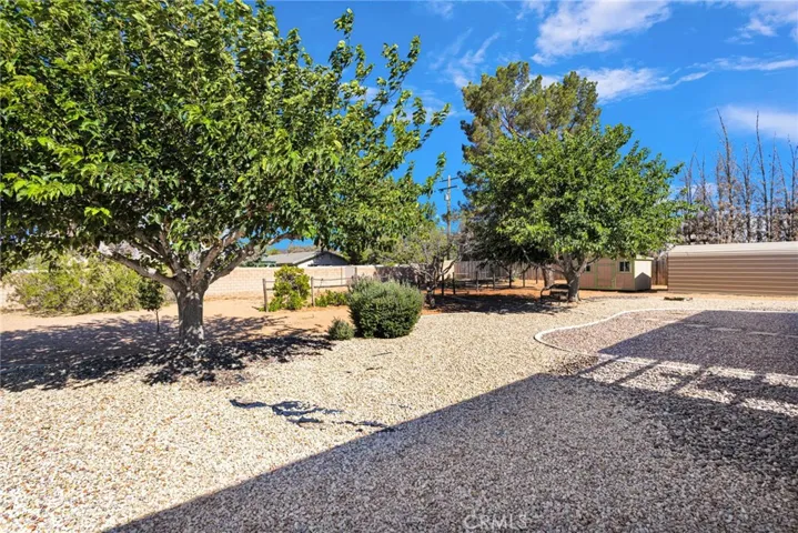 20135 Eyota Road, Apple Valley, California 92308