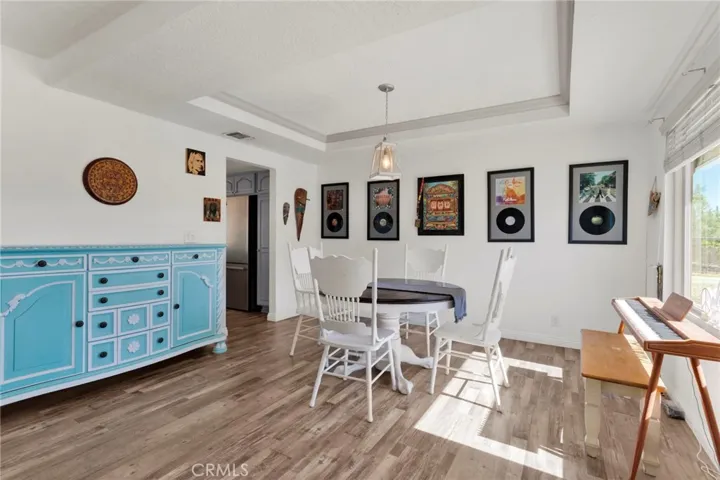 20135 Eyota Road, Apple Valley, California 92308