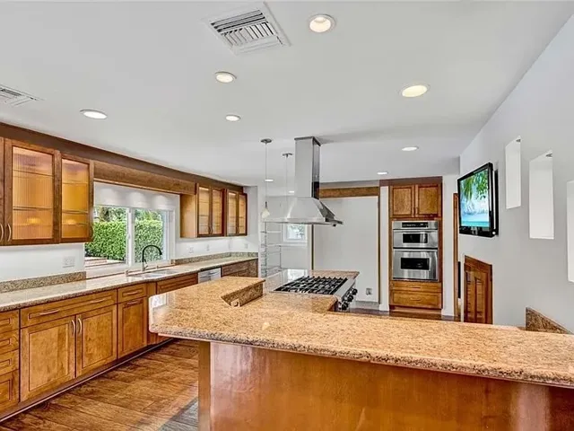 5 Bull Run, Irvine, California 92620