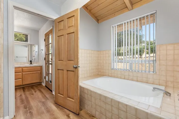 5434 Rainbow Heights Road, Fallbrook, California 92028