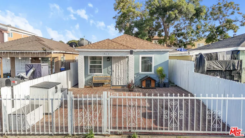 824 W Palmer Street, Compton, California 90220