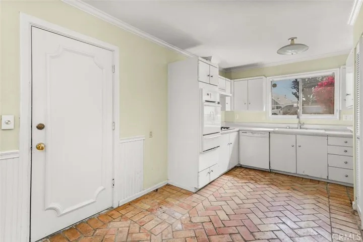34062 Pequito, Dana Point, California 92629
