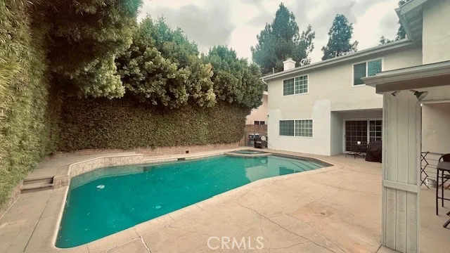 18649 Superior, Northridge, California 91324
