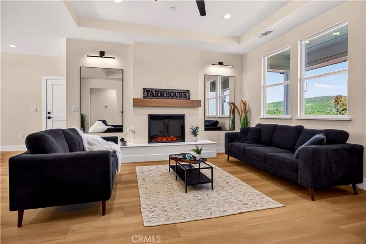 5693 Feather River Place, Paradise, California 95969