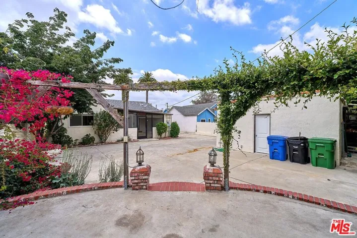 1120 S Plymouth Boulevard, Los Angeles, California 90019