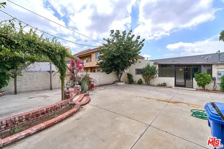 1120 S Plymouth Boulevard, Los Angeles, California 90019