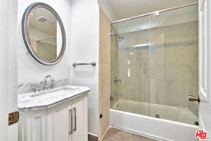 1120 S Plymouth Boulevard, Los Angeles, California 90019