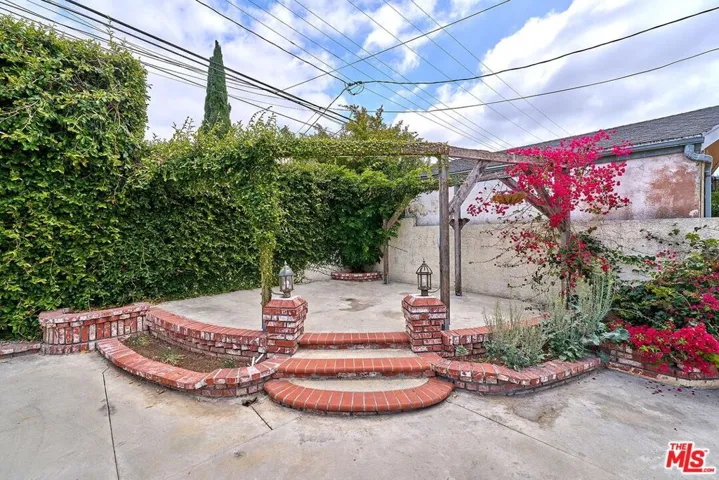 1120 S Plymouth Boulevard, Los Angeles, California 90019