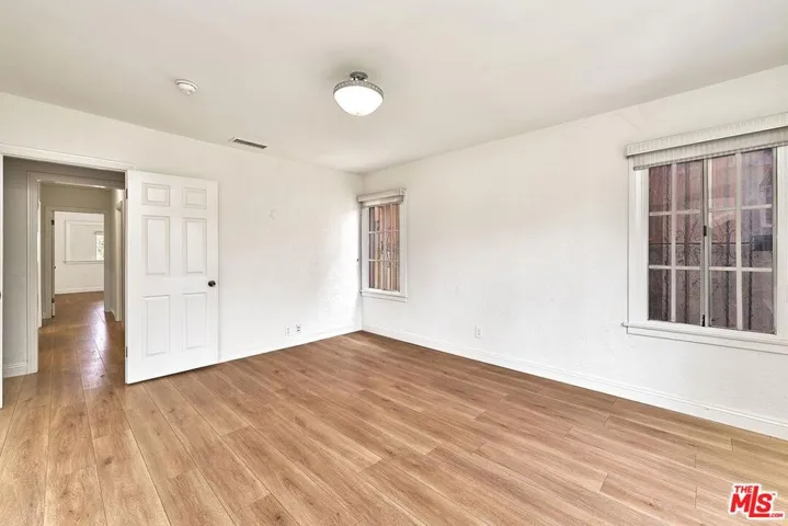 1120 S Plymouth Boulevard, Los Angeles, California 90019