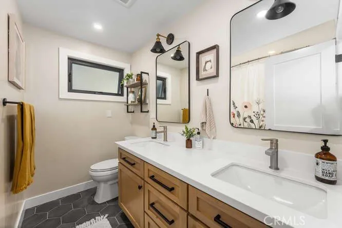 3650 Claremore Ave, Long Beach, California 90808
