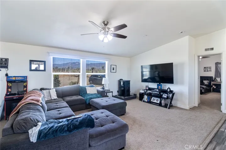 2876 Goss, Phelan, California 92371