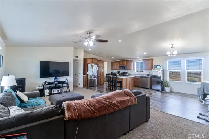 2876 Goss, Phelan, California 92371