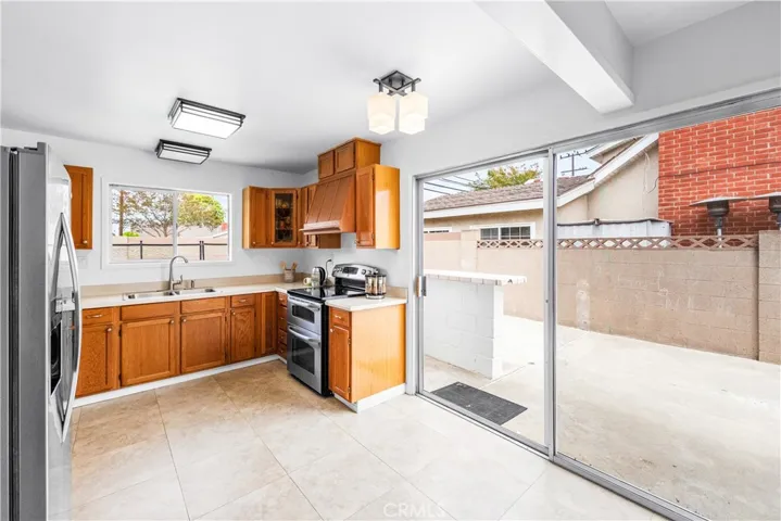 6101 Killarney, Garden Grove, California 92845