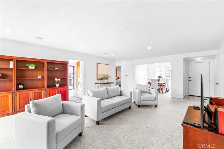 6101 Killarney, Garden Grove, California 92845