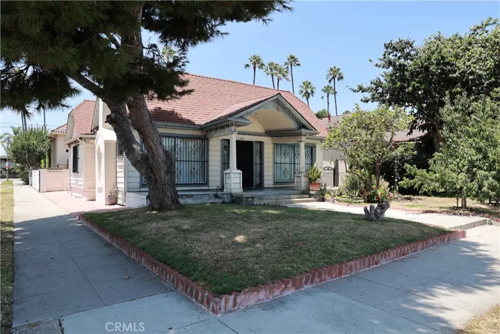 4131 S Hobart, Los Angeles, California 90062