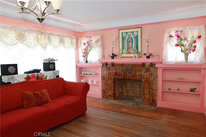 4131 S Hobart, Los Angeles, California 90062