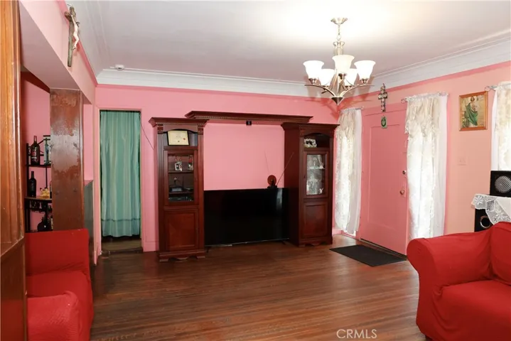4131 S Hobart, Los Angeles, California 90062
