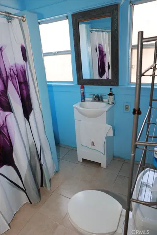 4131 S Hobart, Los Angeles, California 90062