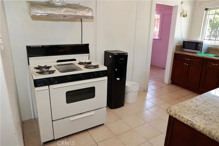 4131 S Hobart, Los Angeles, California 90062