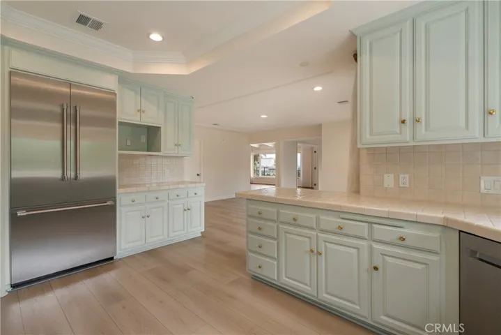 3737 Debstone Ave, Sherman Oaks, California 91423