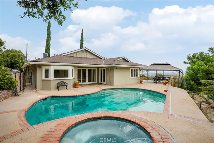 3737 Debstone Ave, Sherman Oaks, California 91423