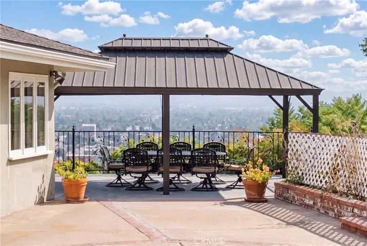 3737 Debstone Ave, Sherman Oaks, California 91423