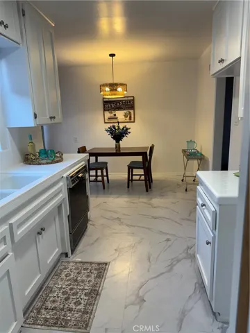 Kitchen/Dining Area