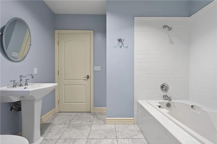 Ensuite bath for great room