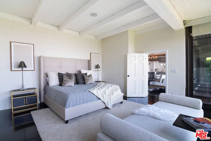 7318 Pacific View Drive, Los Angeles, California 90068