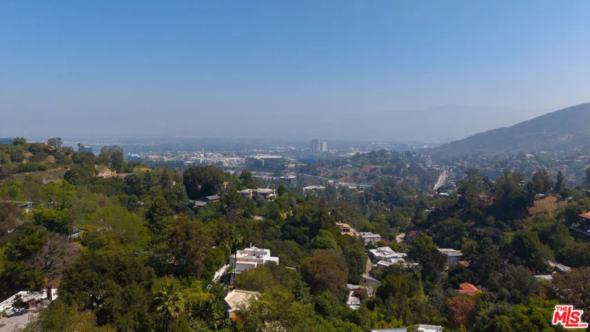 7318 Pacific View Drive, Los Angeles, California 90068
