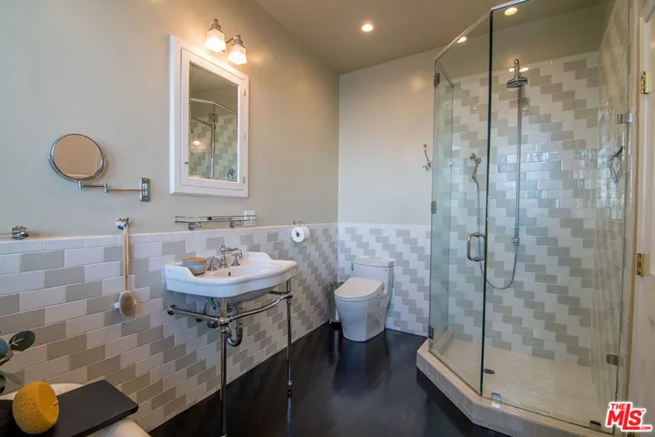 7318 Pacific View Drive, Los Angeles, California 90068