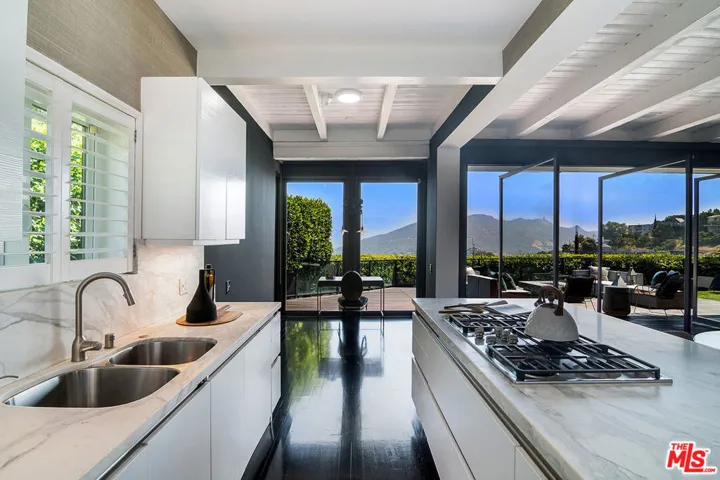 7318 Pacific View Drive, Los Angeles, California 90068