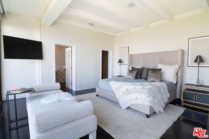 7318 Pacific View Drive, Los Angeles, California 90068