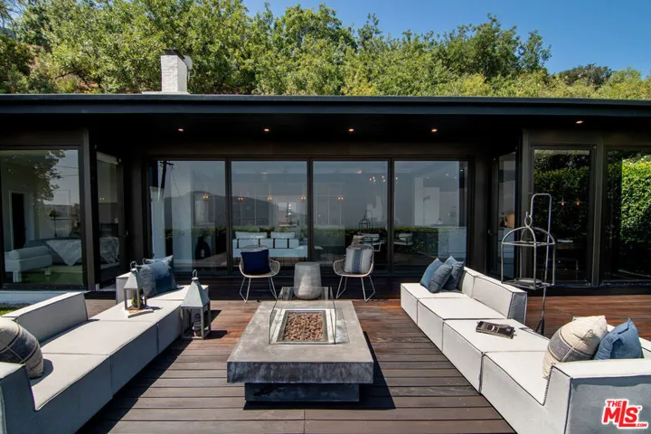 7318 Pacific View Drive, Los Angeles, California 90068