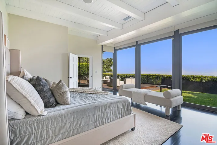 7318 Pacific View Drive, Los Angeles, California 90068