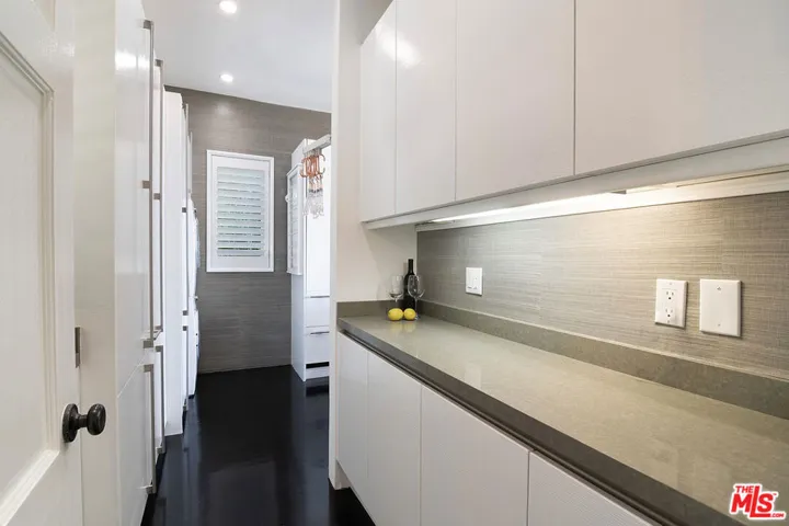 7318 Pacific View Drive, Los Angeles, California 90068
