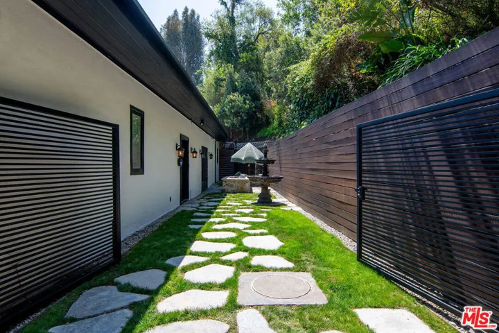 7318 Pacific View Drive, Los Angeles, California 90068
