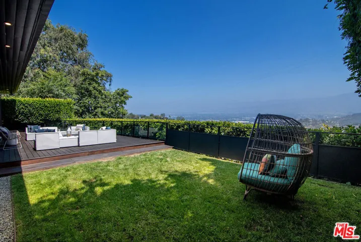 7318 Pacific View Drive, Los Angeles, California 90068